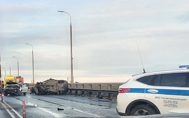 В массовом ДТП на Солотчинском мосту 2 человека погибли, 3 пострадали