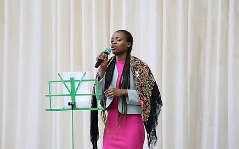 Иностранные студенты рязанских вузов и колледже приняли участие в празднике «Поэзия русской души»