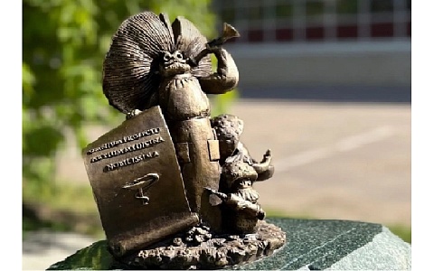 В Рязани появился еще один бронзовый гриб с глазами
