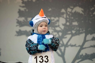 В рязанском Лесопарке прошёл забег в честь Дня рождения Деда Мороза
