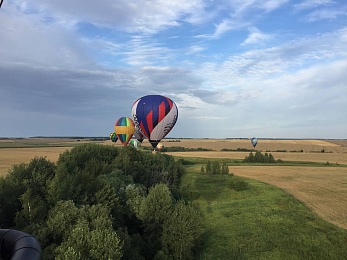 Фоторепортаж: пилоты «Неба России» пролетели на воздушных шарах над Рязанской областью - 62ИНФО Фоторепортаж: пилоты «Неба России» пролетели на воздушных шарах над Рязанской областью