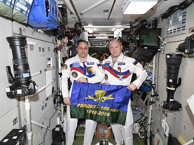 Рязанцев поздравили с Днём Победы из космоса
