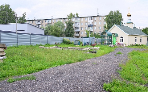 Площадка, дорожки и ротонда: в Рязани обустраивают участок у храма Матроны Московской