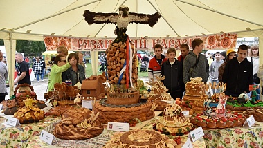 Рекордный урожай и праздник: в Рязанской области прошли «Спожинки»