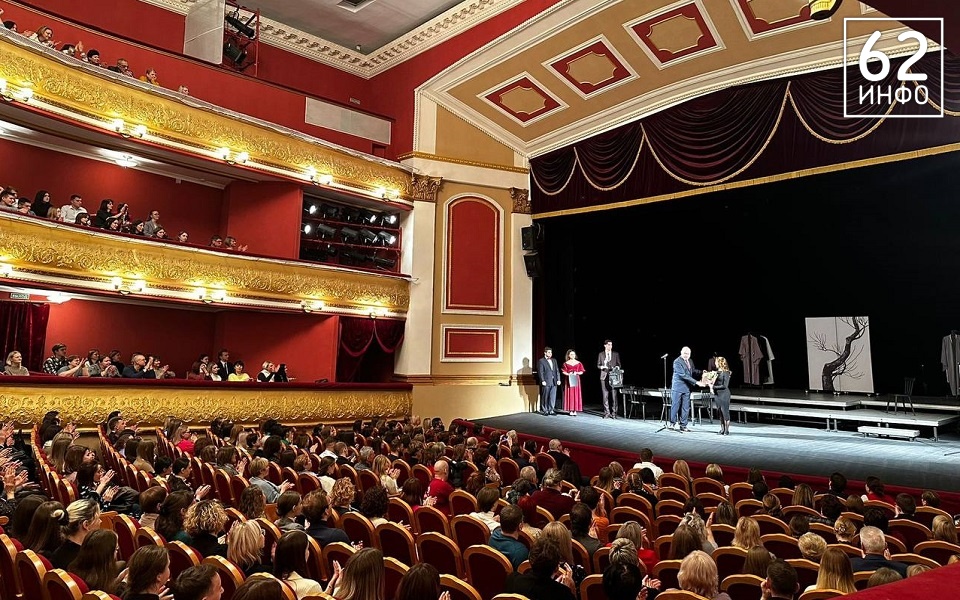 В Рязани завершили фестиваль "Свидания на Театральной" постановкой Шекспира - 62ИНФО