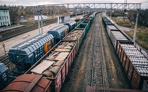 Под поездом на Приокском путепроводе погиб 42-летний мужчина