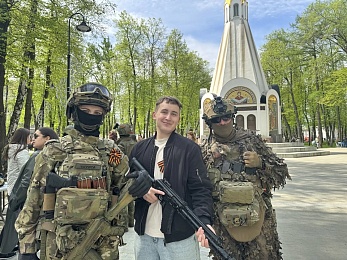 Мастер-классы и выставки: в Кремлевском сквере Рязани отмечают День Победы