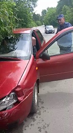 В Рязанской области задержали пьяного водителя за рулём ВАЗа со спущенным колесом 