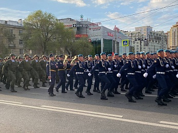 В Рязани встретили с парада Победы в Москве курсантов училища ВДВ