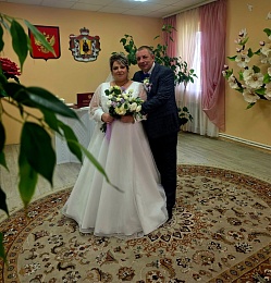 Огненные пары августа: Рязанский ЗАГС показал фото свадеб 