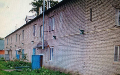 В Захаровском районе жителей не расселили из аварийного жилья