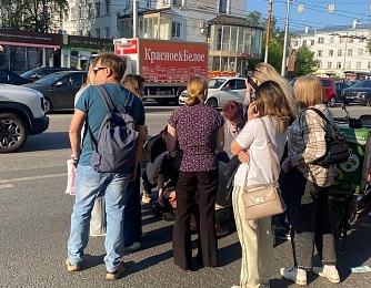 Рязанский курьер столкнулся с велосипедистом и потерял сознание 