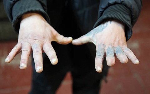 Кольщик, наколи мне купола: священник рассказал об отношении к татуировкам