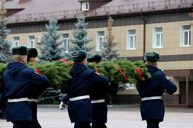 Депутаты гордумы поздравили РВВДКУ имени Маргелова со 107-летием