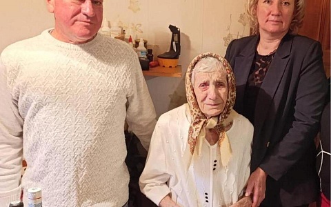 В Захаровском районе столетие отметила труженица тыла Нина Бонова В Захаровском районе столетие отметила труженица тыла Нина Бонова