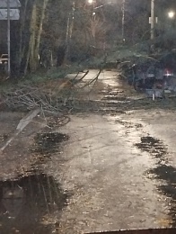 Фото последствий: ураган в Рязани рушил стены, срывал крыши и сносил остановки