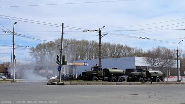 В Московском районе Рязани провели дезинфекцию военной техникой - 62ИНФО В Московском районе Рязани провели дезинфекцию военной техникой
