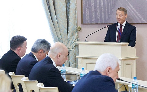 На Совете законодателей РФ Аркадий Фомин представил успешные практики регионов России по укреплению гражданского единства