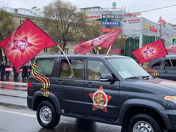 В Рязани более 20 тысяч горожан прошли в строю «Бессмертного полка» - 62ИНФО В Рязани более 20 тысяч горожан прошли в строю «Бессмертного полка»