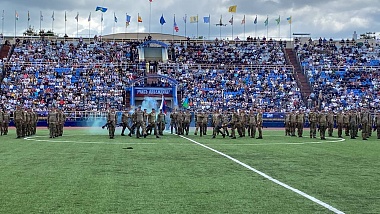 В Рязани День ВДВ отметили показательными выступлениями десантников и прыжками с парашютом