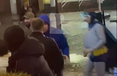 В центре Рязани засняли драку накануне Хэллоуина