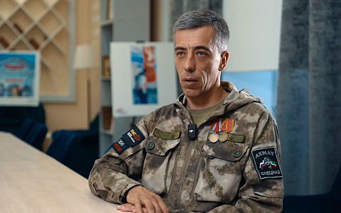 Ветеран СВО Константин Панов провел урок Мужества в школе №62 Рязани Ветеран СВО Константин Панов провел урок Мужества в школе №62 Рязани