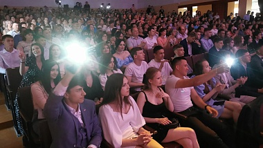 Районы Рязанской области показали фото выпускников-2022