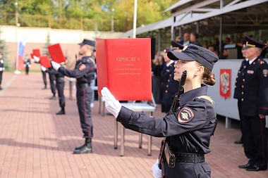 Первокурсники университета МВД имени Кикотя принесли присягу - 62ИНФО Первокурсники университета МВД имени Кикотя принесли присягу