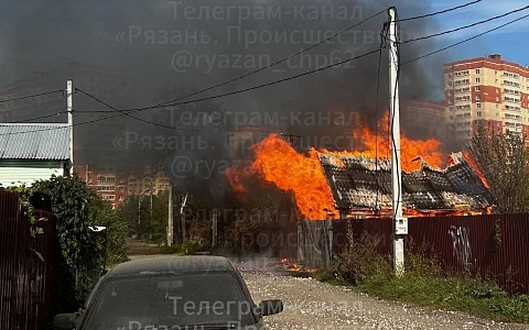 Рязанцы заметили пожар в посёлке Мехзавода Рязанцы заметили пожар в посёлке Мехзавода