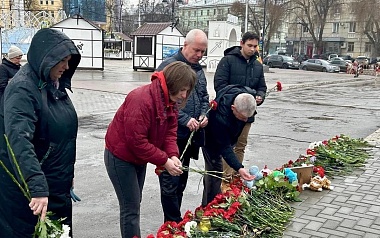 Рязанская область скорбит по жертвам теракта в "Крокусе" - 62ИНФО Рязанская область скорбит по жертвам теракта в "Крокусе"