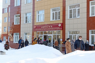 В рязанской больнице Семашко сотрудники МЧС отработали навыки тушения пожаров 