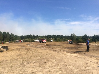 Фоторепортаж: лагерь пожарных в зоне ЧС — Деулино Рязанского района