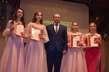 Фоторепортаж: в Рязанской области прошли выпускные и церемонии вручения аттестатов