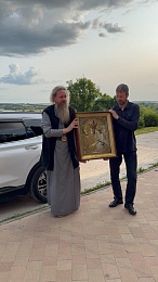 Копия чудотворной иконы Богородицы в подлинном окладе передана Пронской обители