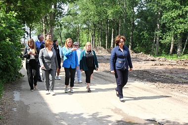 Мэр Рязани Елена Сорокина проинспектировала благоустройство Гвардейского сквера