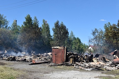 Пожарные всю ночь тушили пожары в Милославском районе - 62ИНФО Пожарные всю ночь тушили пожары в Милославском районе