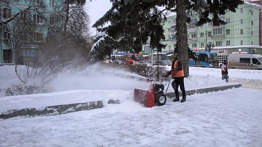 По просьбе рязанцев расчистили тротуар от ТРЦ «Премьер» до реки Павловка 