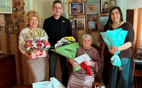 В Рязани ветеран труда, труженица тыла Мария Власова отметила столетие