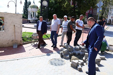 Депутат Госдумы Красов осмотрел ремонт рязанской улицы