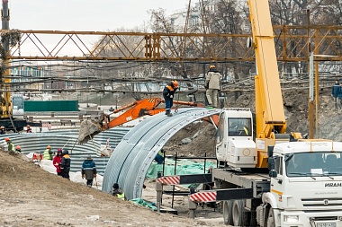 В Рязани начали собирать арку моста у цирка - 62ИНФО В Рязани начали собирать арку моста у цирка