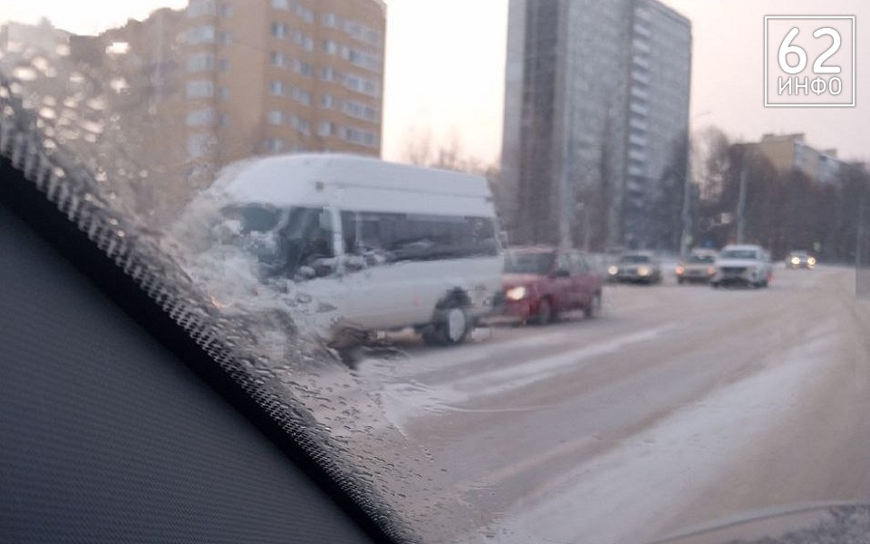В Дашково-Песочне две машины попали в ДТП - 62ИНФО