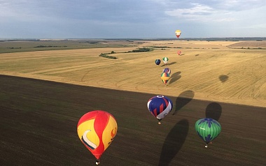 Фоторепортаж: пилоты «Неба России» пролетели на воздушных шарах над Рязанской областью - 62ИНФО Фоторепортаж: пилоты «Неба России» пролетели на воздушных шарах над Рязанской областью