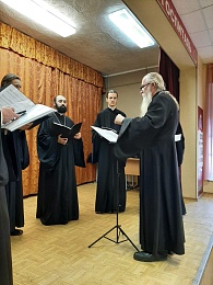 Рязанские священники спели для бойцов СВО в военном госпитале