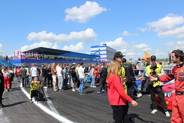 Фоторепортаж: второй день Межрегионального чемпионата по дрифту в Рязани