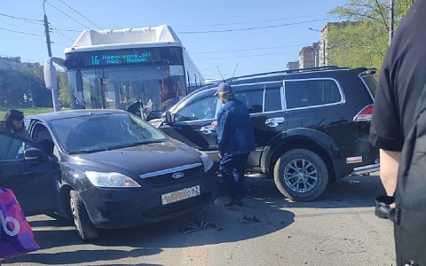 В Рязани на Касимовском шоссе в ДТП попали две машины