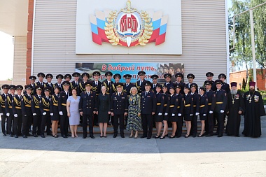 Слушатели Рязанского филиала МосУ МВД России получили лейтенантские погоны