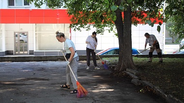На Театральной площади в Рязани прошла генеральная уборка