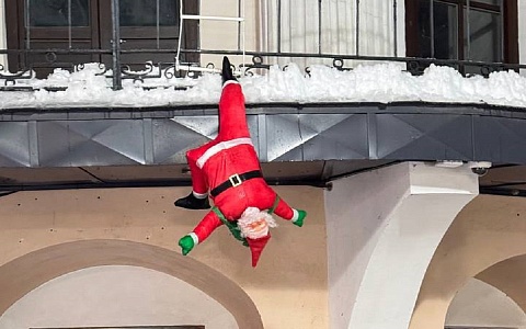 В Касимове сфотографировали попавшего в беду Санту