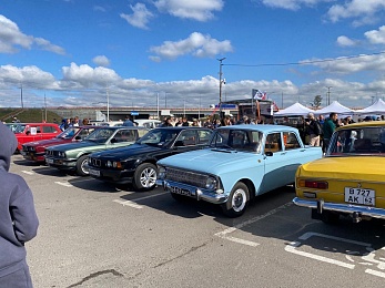 В Рязани прошла выставка ретро-машин - 62ИНФО В Рязани прошла выставка ретро-машин