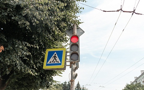 В Рязани начали очищать светофоры